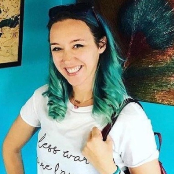 Meet your Posher, Kristyn - Picture 2 of 2